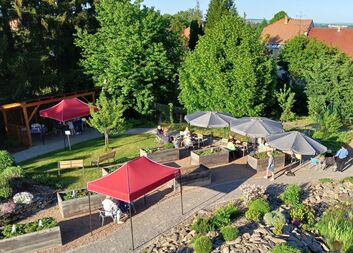 Zahradní setkání pro rodiny a přátele klientů DZR